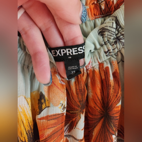 Express Floral Maxi Dress - Picture 3 of 4